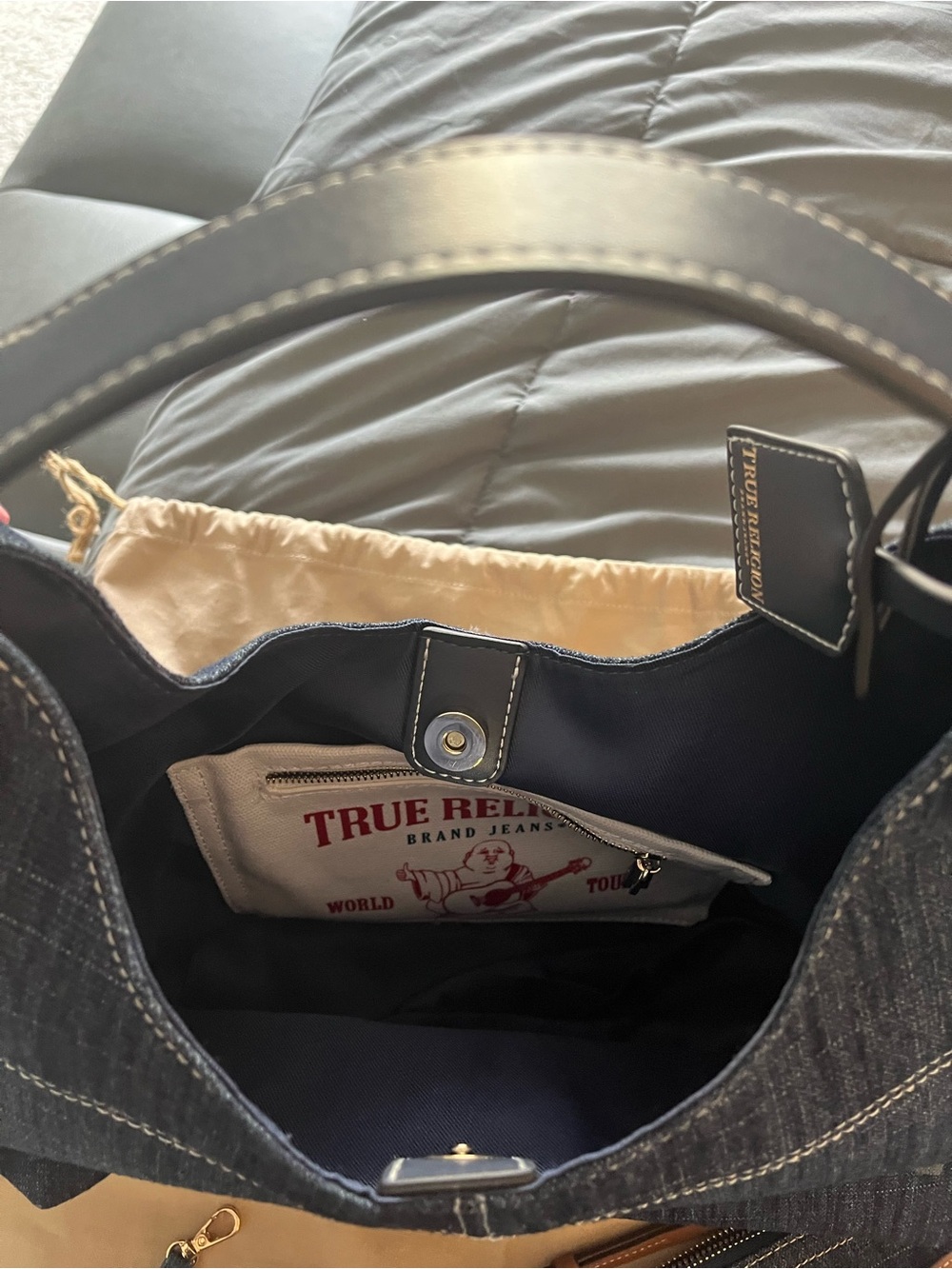 True Religion shoulder/tote bag set Blue Denim Logo Hobo with Wristlet - Picture 5 of 14